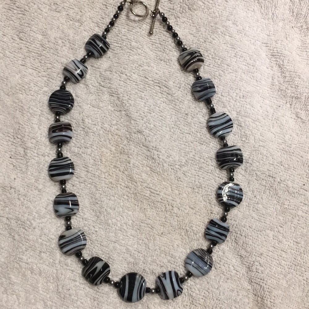 Bead necklace